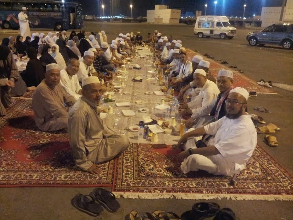 Majlis makan malam perpisahan jemaah Ash-Har di Muzdalifah