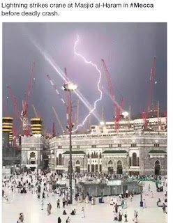 Kilat menyambar kren pembinaan di Masjidilharam sebelum kren tumbang pada 11 September 2015